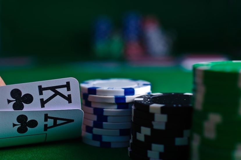 Cómo ganar dinero real jugando al póquer en línea