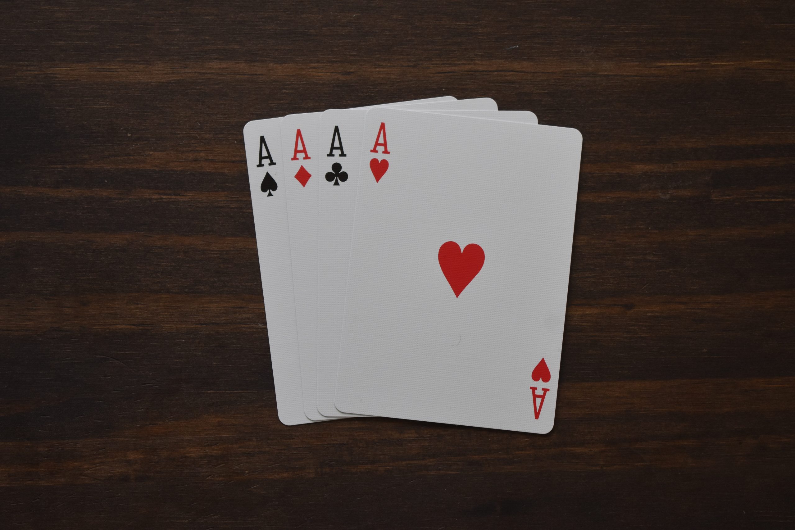 Maximice Sus Posibilidades de Ganar Con la Estrategia de Póquer de 5 Cartas