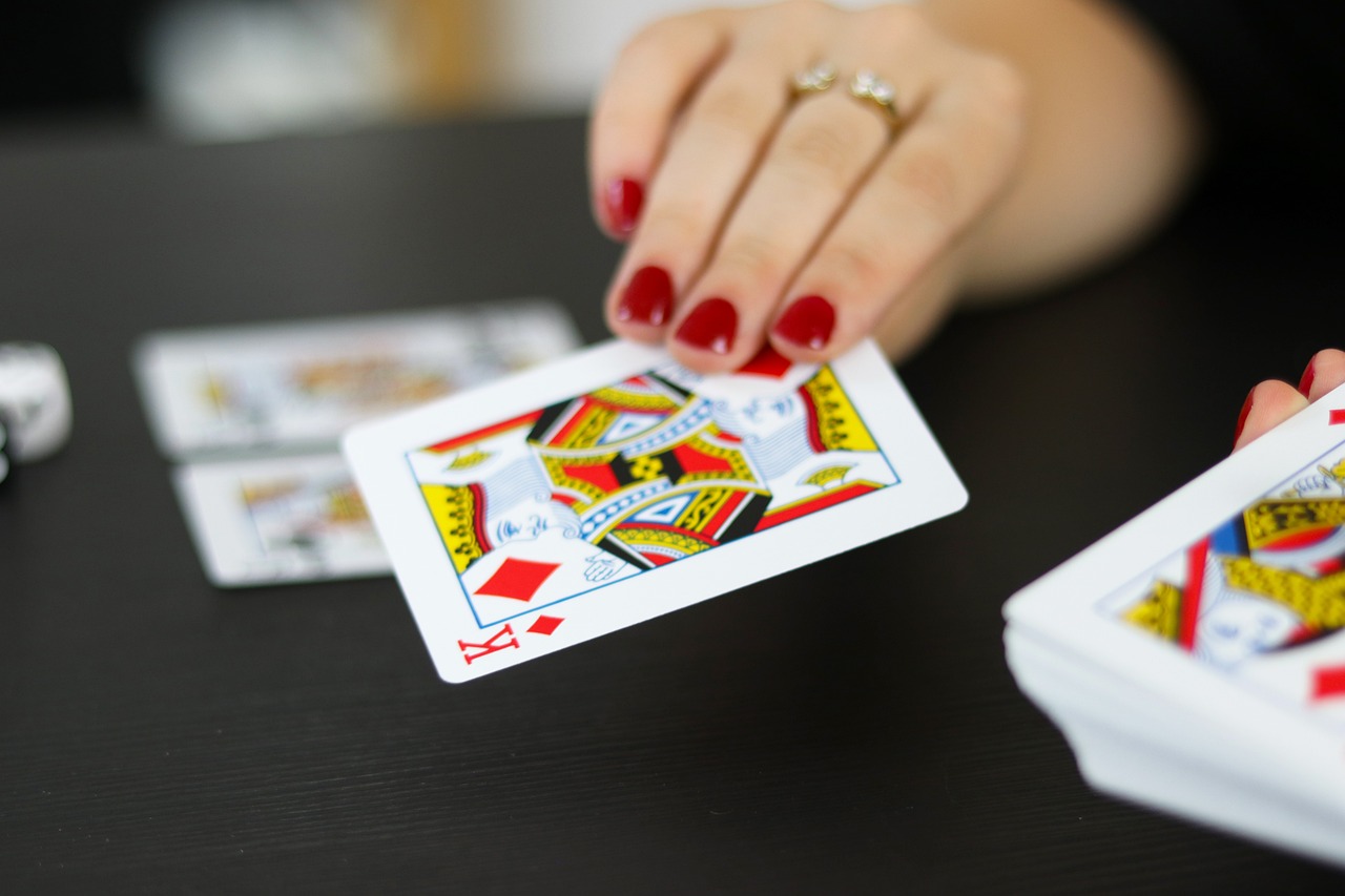 Tipos de Mesas de Póquer: ¿Cuál es la Mejor Para Jugar en Varias Mesas?