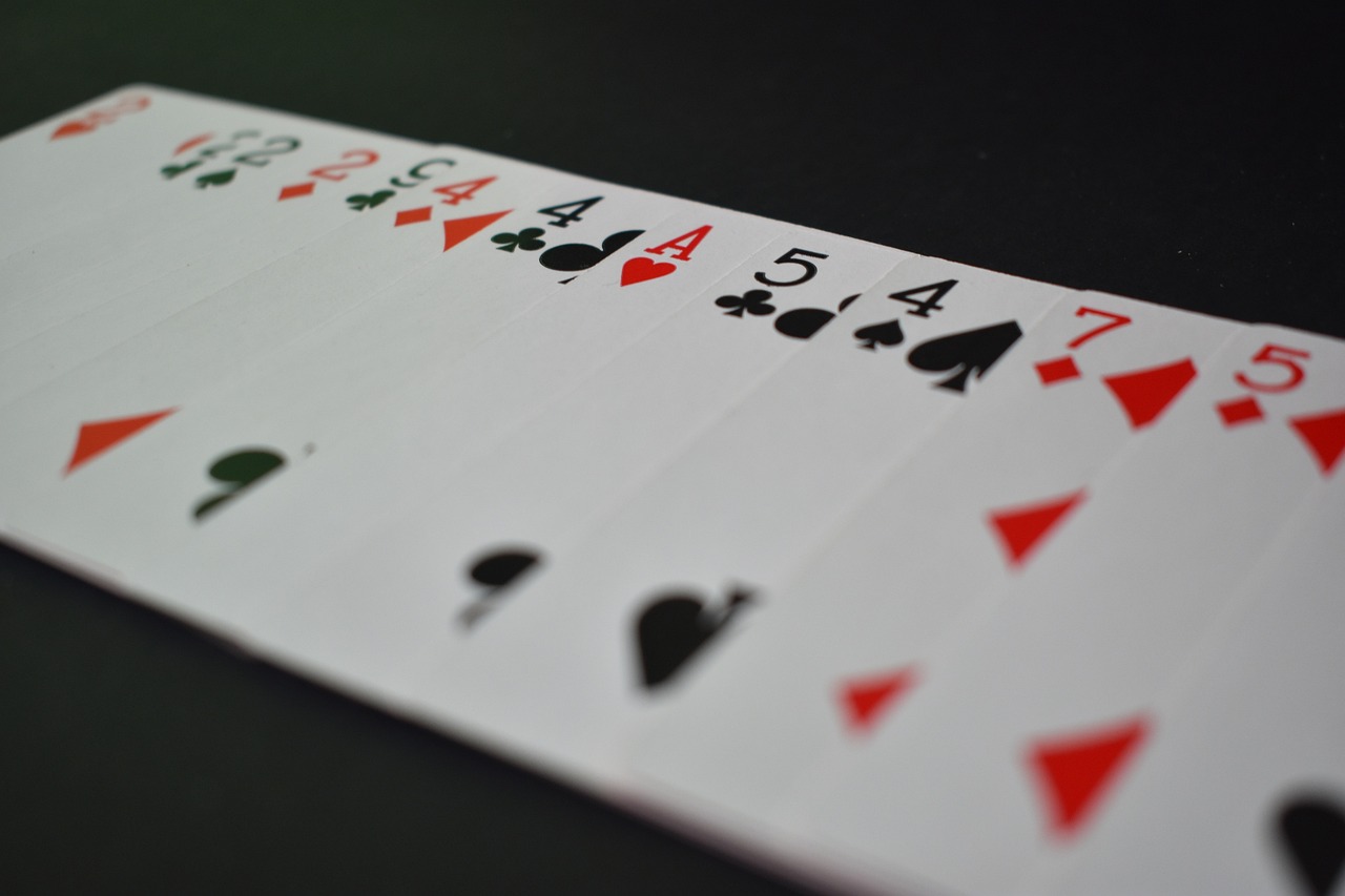 Estrategia de Torneos de Poker Online Con Apuestas Bajas: Guía Para Principiantes