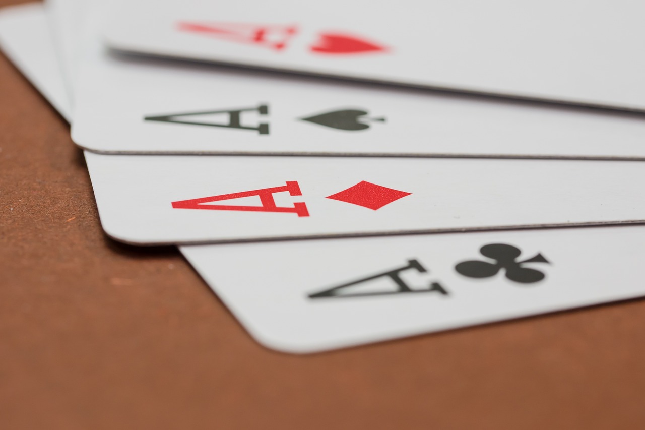 Cómo Mejorar Tu Estrategia en Los Torneos de Poker Online