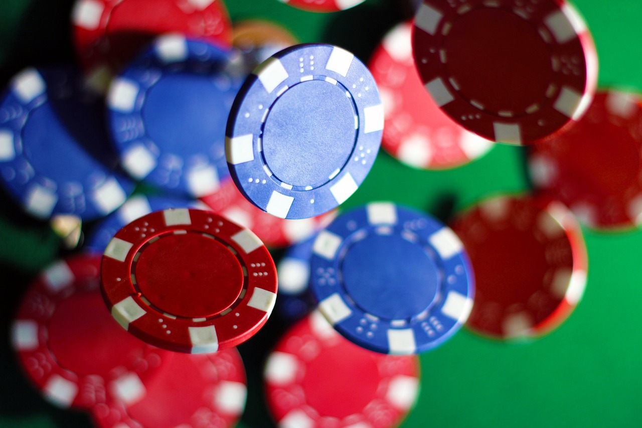 Cómo Navegar Por la Burbuja Y Las Situaciones de Mesa Final en El Póquer